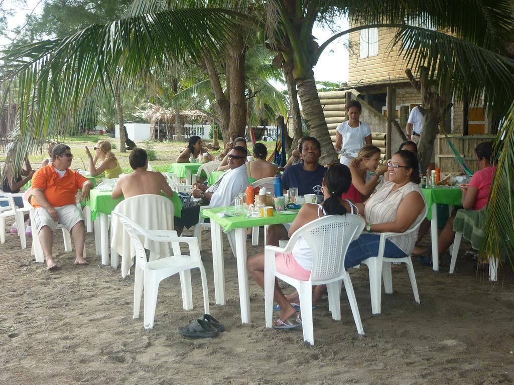 Caribbean Coral Inn Tela Exteriér fotografie